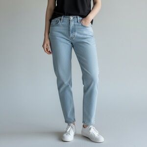 505 Levis Light Wash Relaxed Tapered Jeans 8 Short